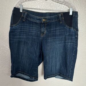 Liz Lange Maternity Bermuda shorts Size L